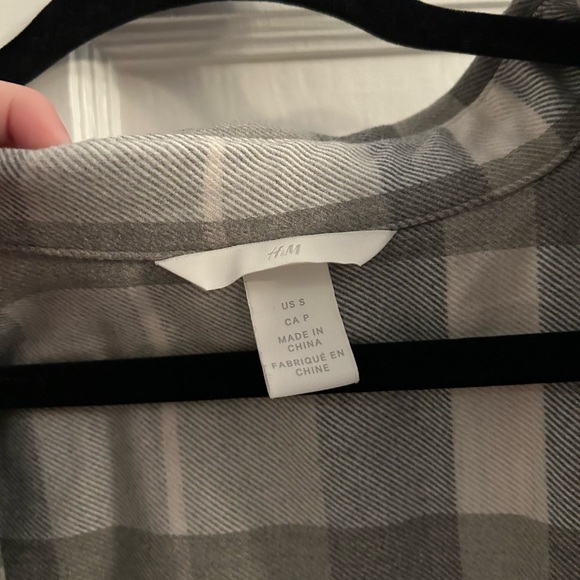 NEW H&M Plaid flannel - Picture 3 of 3